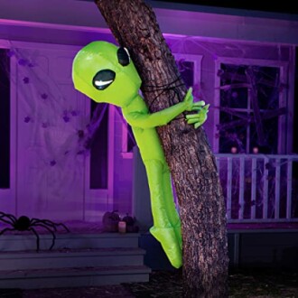 Joiedomi 4 FT Tall Halloween Inflatable Alien Tree Hugger Review